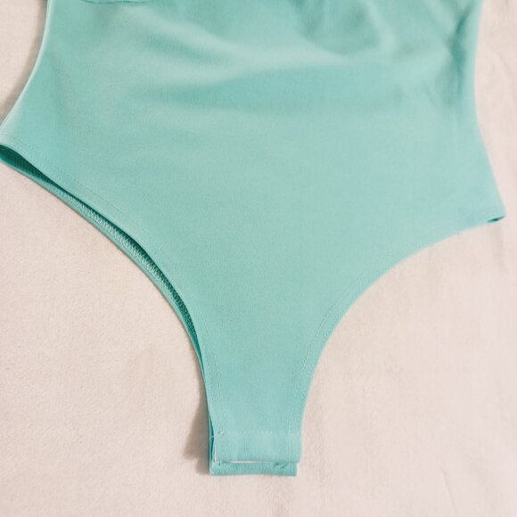 boohoo, NWOT One Shoulder Ruffled Aqua Bodysuit Size 6 Bodycon, Beachy, Vacation - Picture 6 of 11